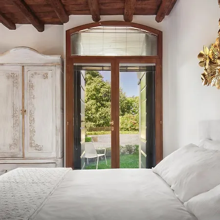 Il Primo Del Castello, Vista E Piscina * 可乐