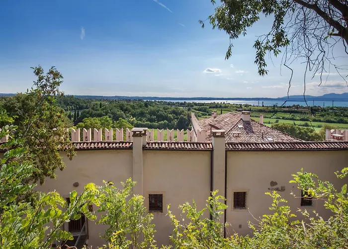 Il Primo Del Castello 아파트
